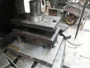 方管模具