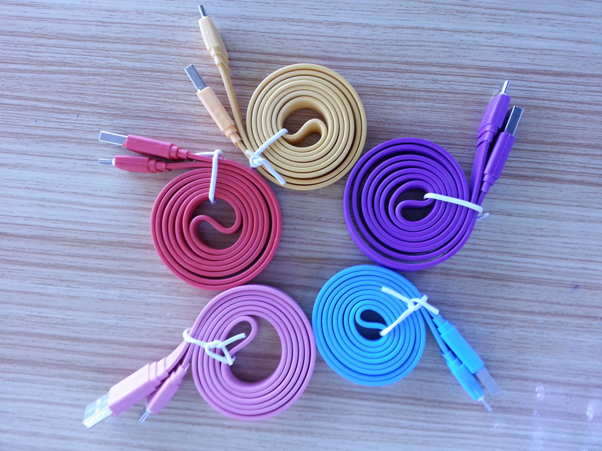 批发 手机数据线 面条线彩色1米 安卓智能手机