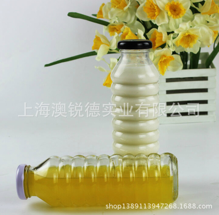 330ml 带金属盖子玻璃牛奶瓶