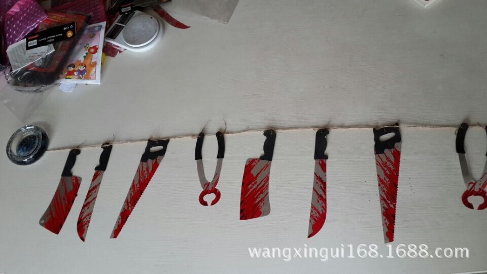 万圣节带鲜血刀具道具恐怖整蛊吓人bloody weapon garland速卖通