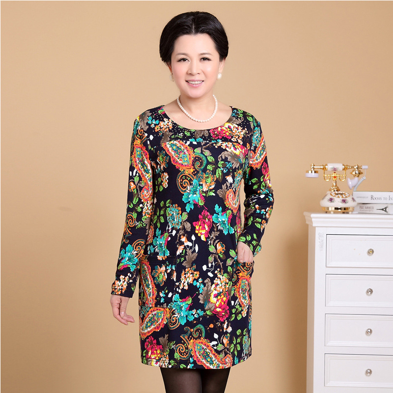 <em>新款春装</em>连衣裙中年<em>女装</em>妈妈装大花修身显瘦连