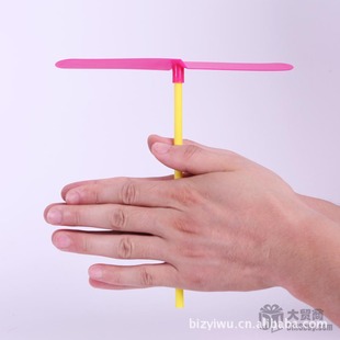 手搓竹蜻蜓 飞天仙子 可爱小飞叶 手指玩具 一搓即飞的小玩具