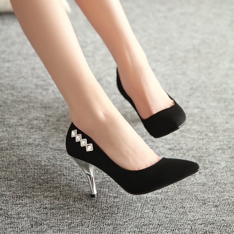 61 2014春季新品时尚小尖头绒面浅口<em>高跟鞋</em>黑