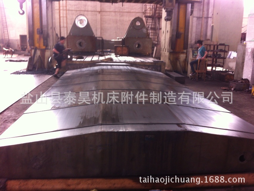 泰昊机床附件制造供应大型机床防护罩，欢迎来电定做。