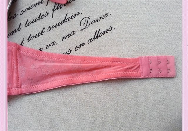 【热卖34-38一杯棉<em>尼龙胸罩</em>调整 - 带推高提花