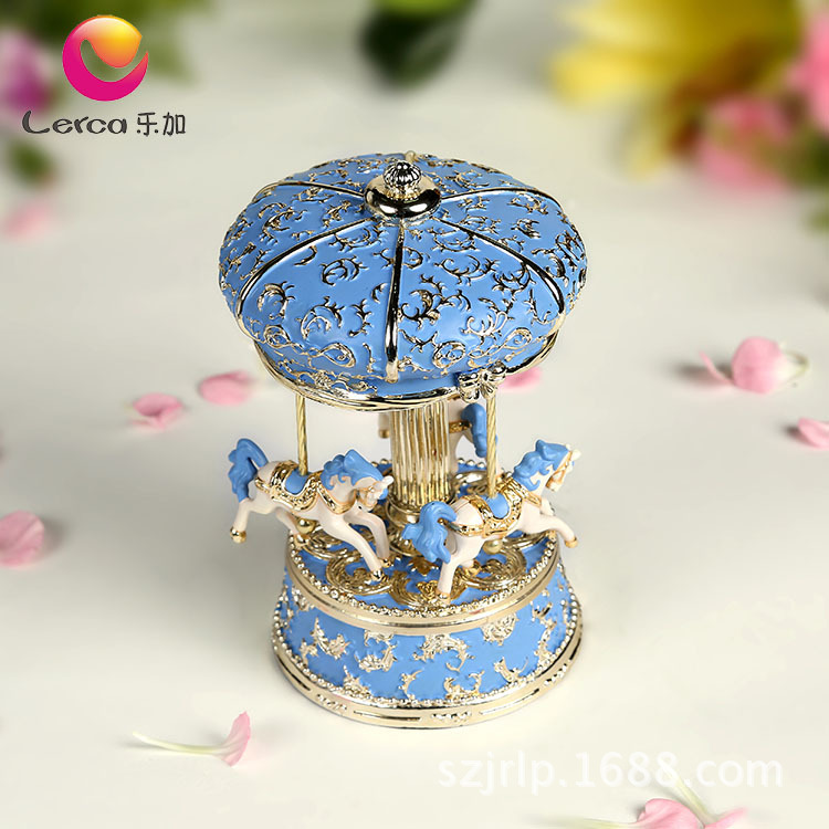 60324-乐加小号粉蓝金色皇冠旋转木马音乐盒-俯视