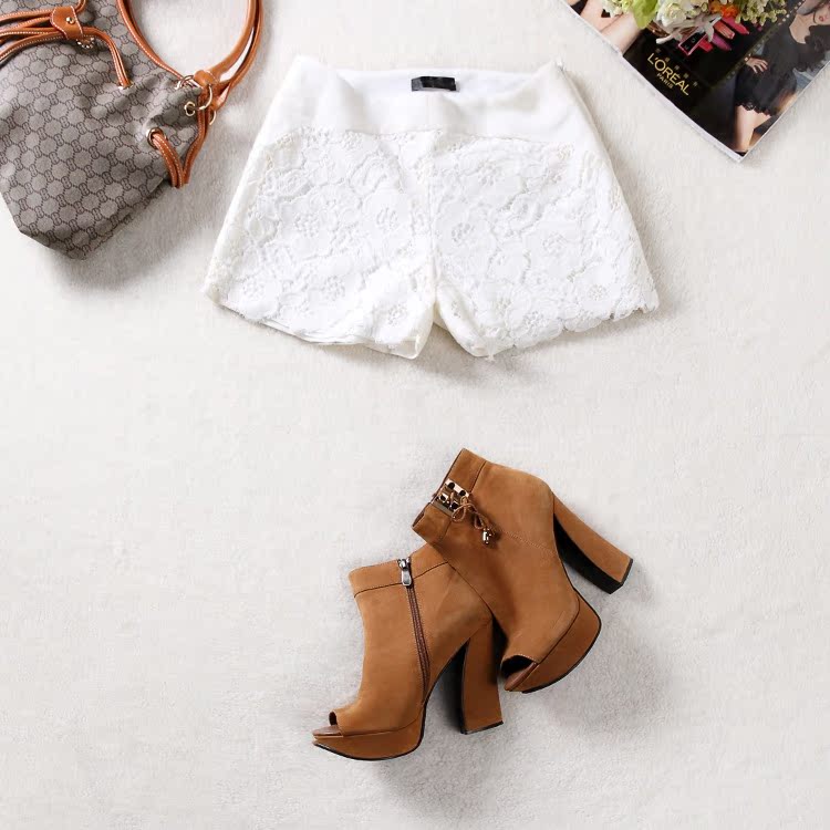 深圳高端女装<em>短裤</em> <em>时尚</em>百搭勾花镂空纯色<em>短裤</em>