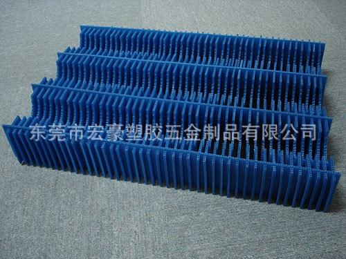 蓝色中空板刀卡