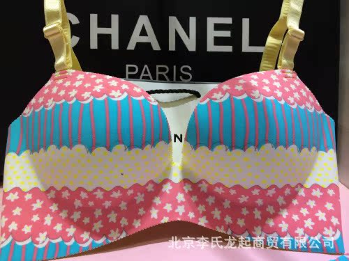 <em>文胸</em>-批微信超级火爆款 可爱<em>少女文胸</em>上薄下厚