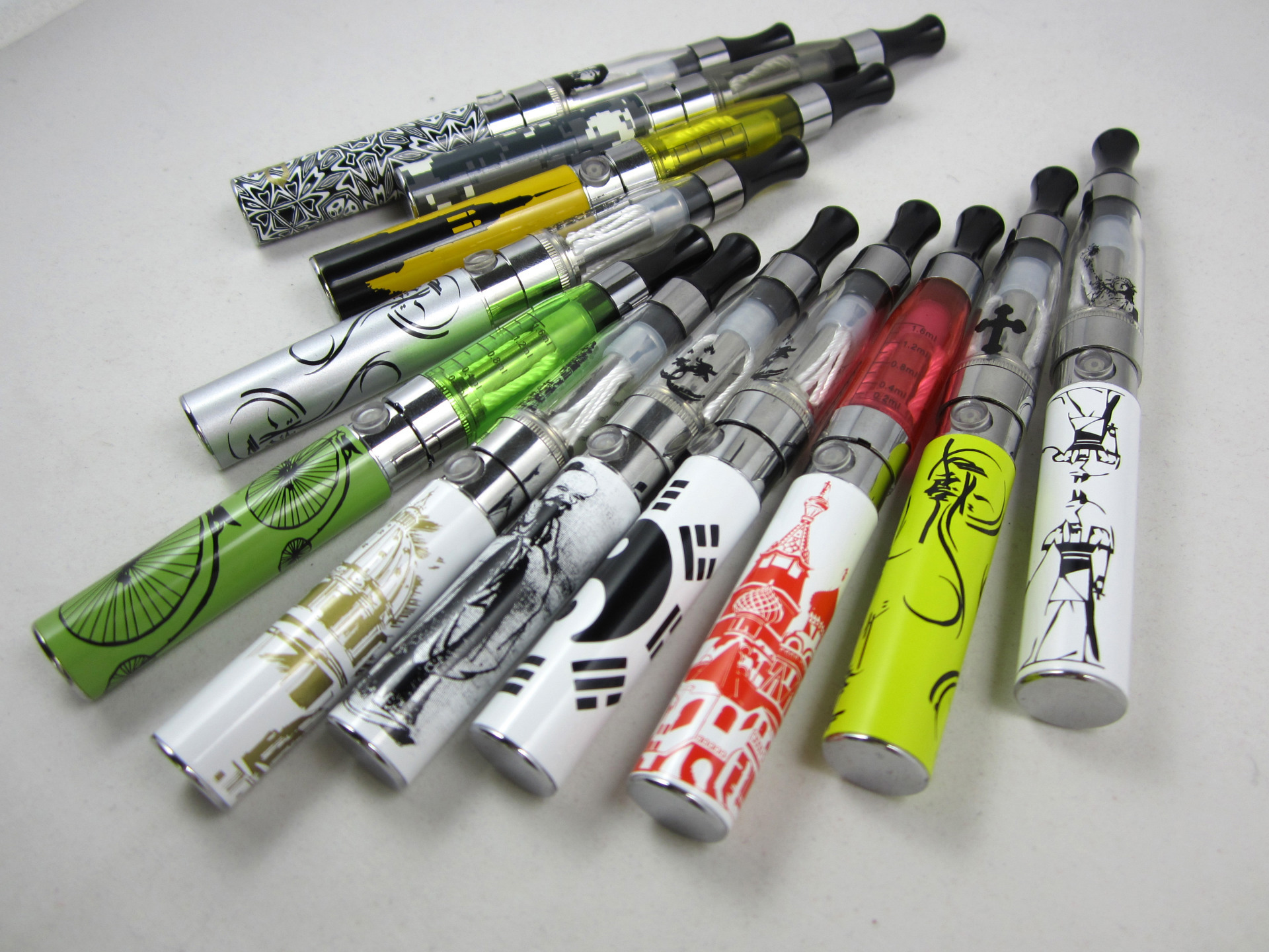 【深圳市电子烟 专业生产厂家 夜店劲爆款 电子