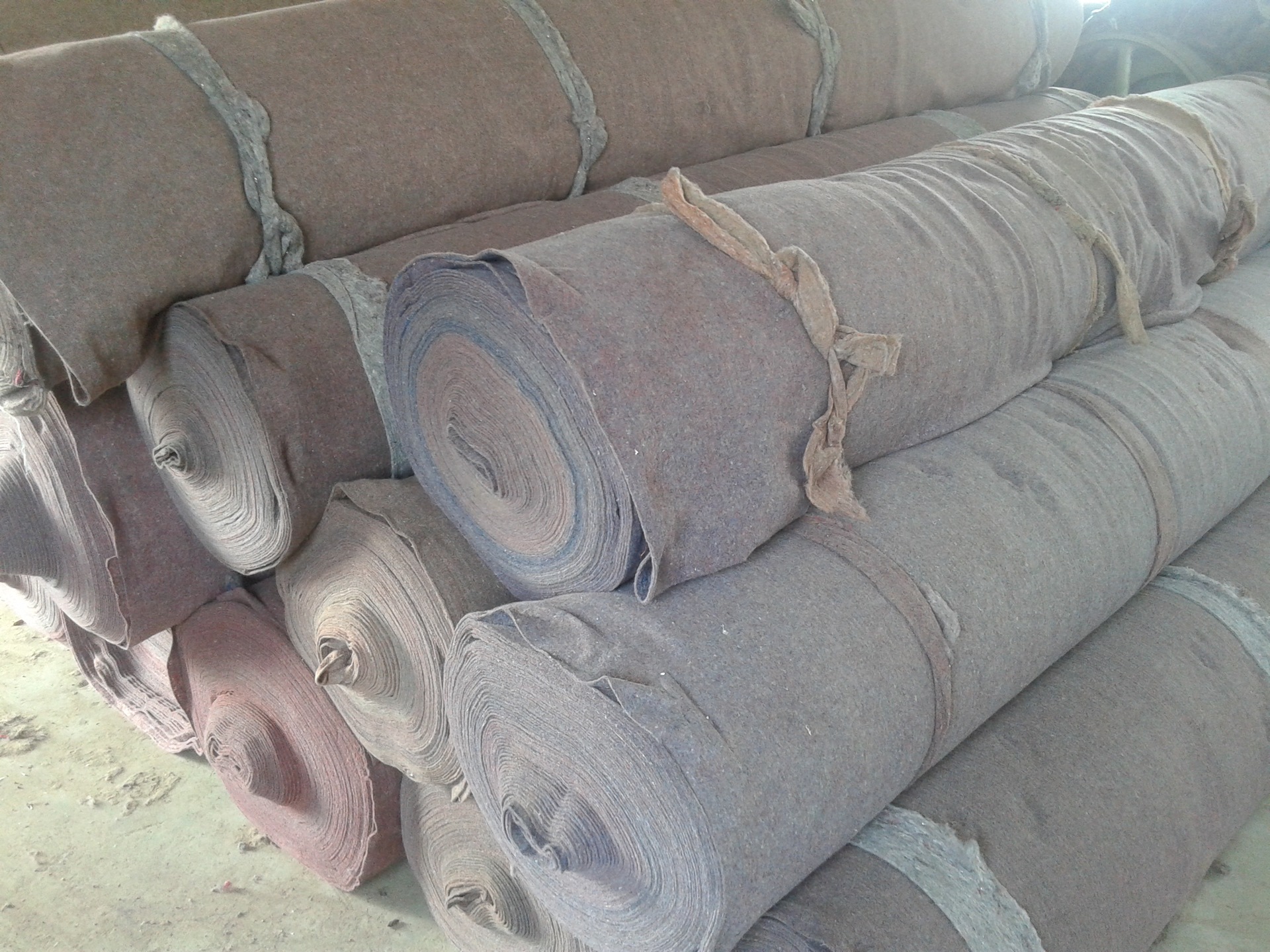 土工布-大棚养殖保温毛毡 公路护养毡 山东中瑞