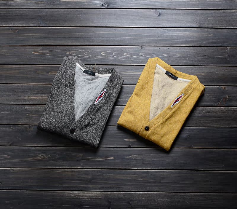 学院风格 两色<em>针织开衫</em>男<em>韩版V领</em>男士<em>针织衫</em>线