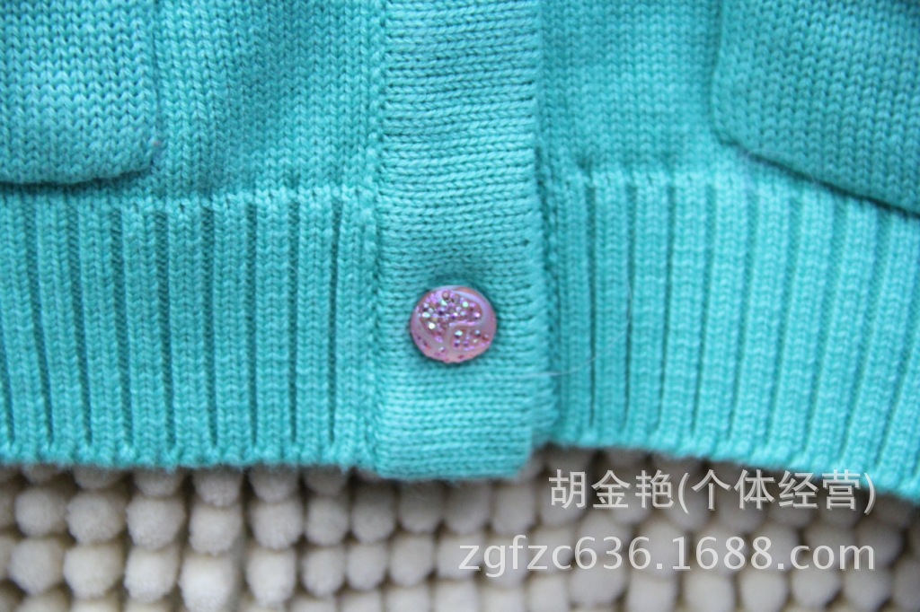 【供应<em>韩版</em>女童<em>宝宝</em>毛衣<em>开衫</em> V领双口袋小童毛