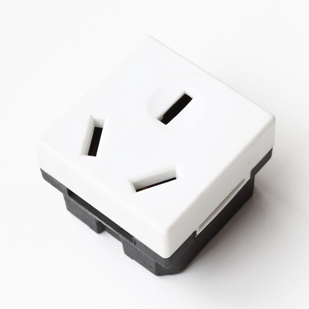 【16Al国标插座 16A大功率插座 国标大三插 卡