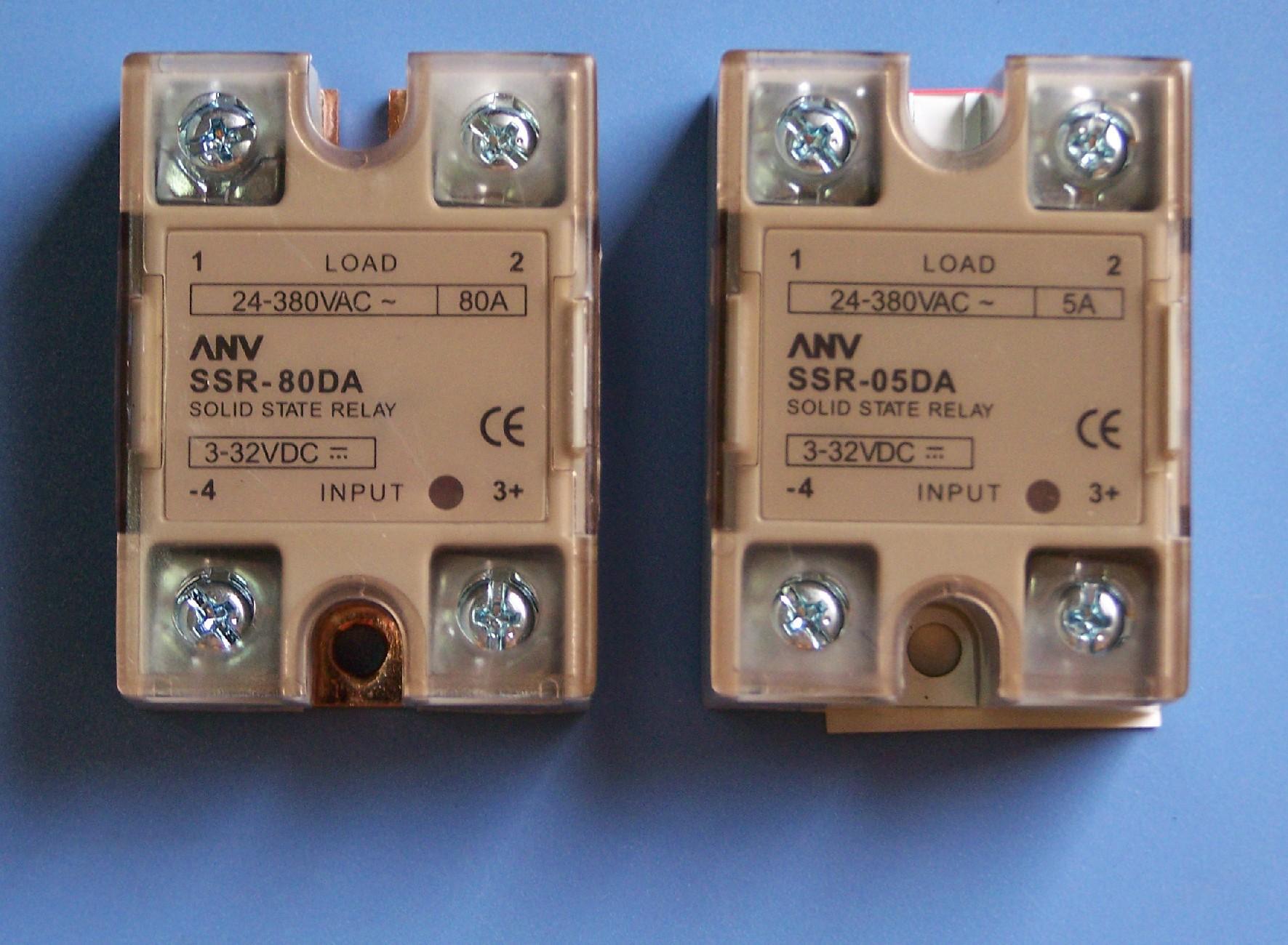 厦门宏发轿车电子请求一种继电器及电器盒专利确保继电器本体的引出端与电器盒的导电部件之间的衔接稳定性