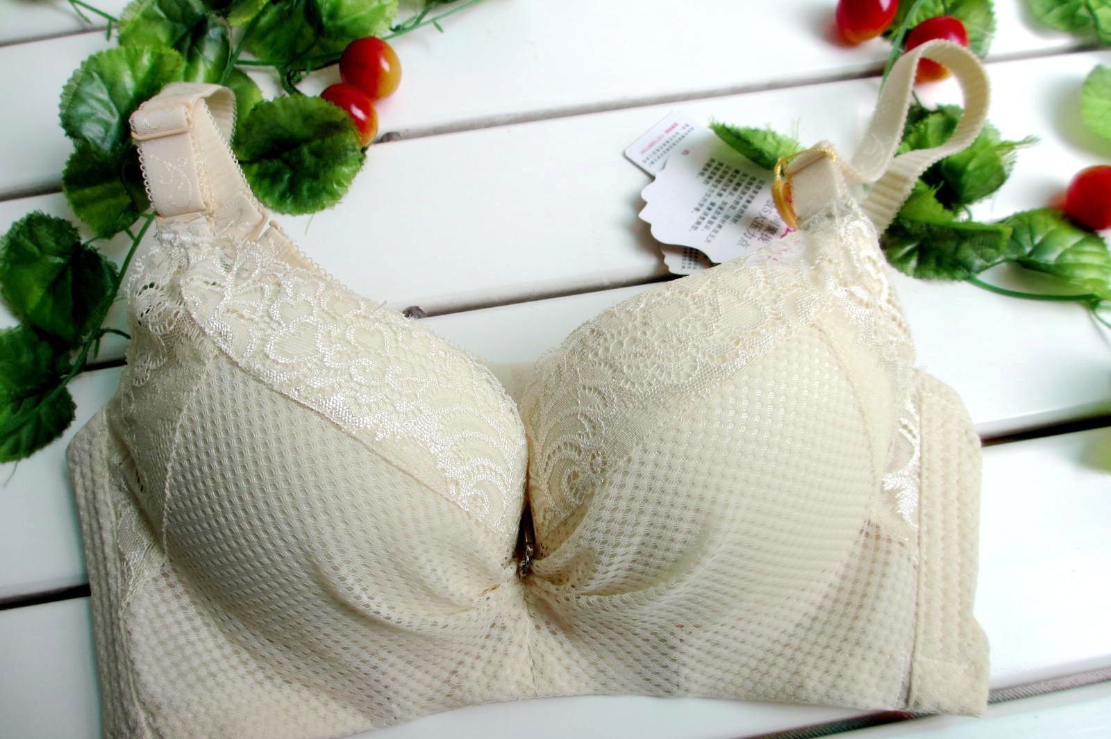 加厚定型<em>A杯</em>调整型侧收<em>聚拢文胸</em> 图片_高清大