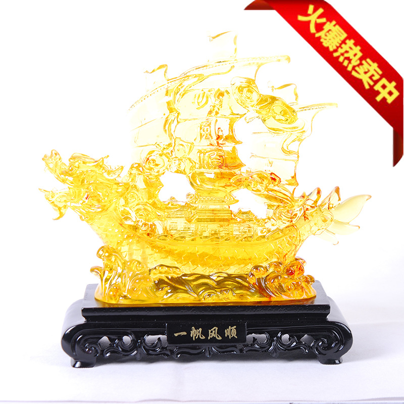 传说貔貅触犯天条,玉皇大帝罚他只以四面八方之财为食,吞万物而不泻