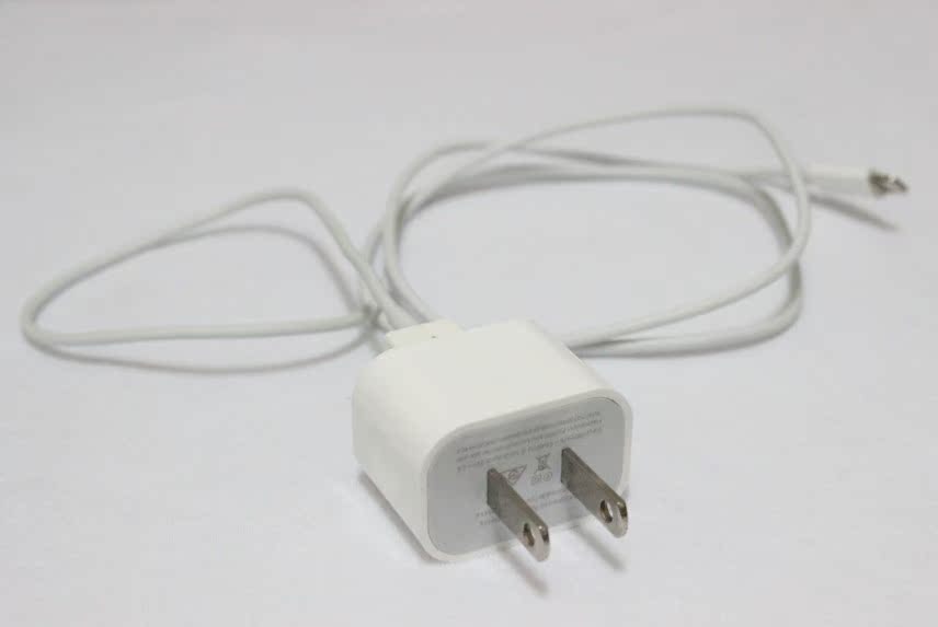 闪极科技发布我国航母联名系列充电产品