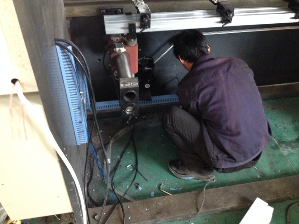 单片机集成折弯机数控系统跟 PLC折弯机数控