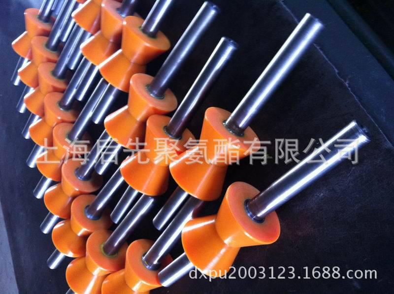 定做生产 聚氨酯v型滚轮输送钢管滚轮外径80 长度90轴长340