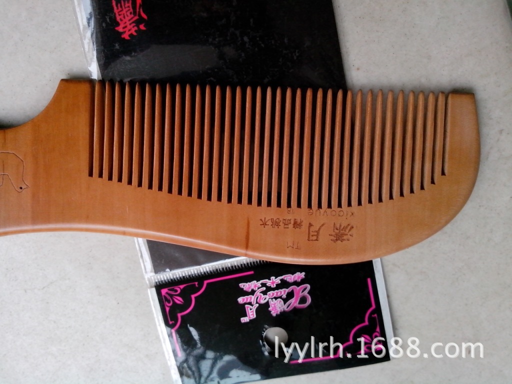 精品桃木梳子 <em>不起静电</em> 不伤<em>头发</em> 美发必备之工