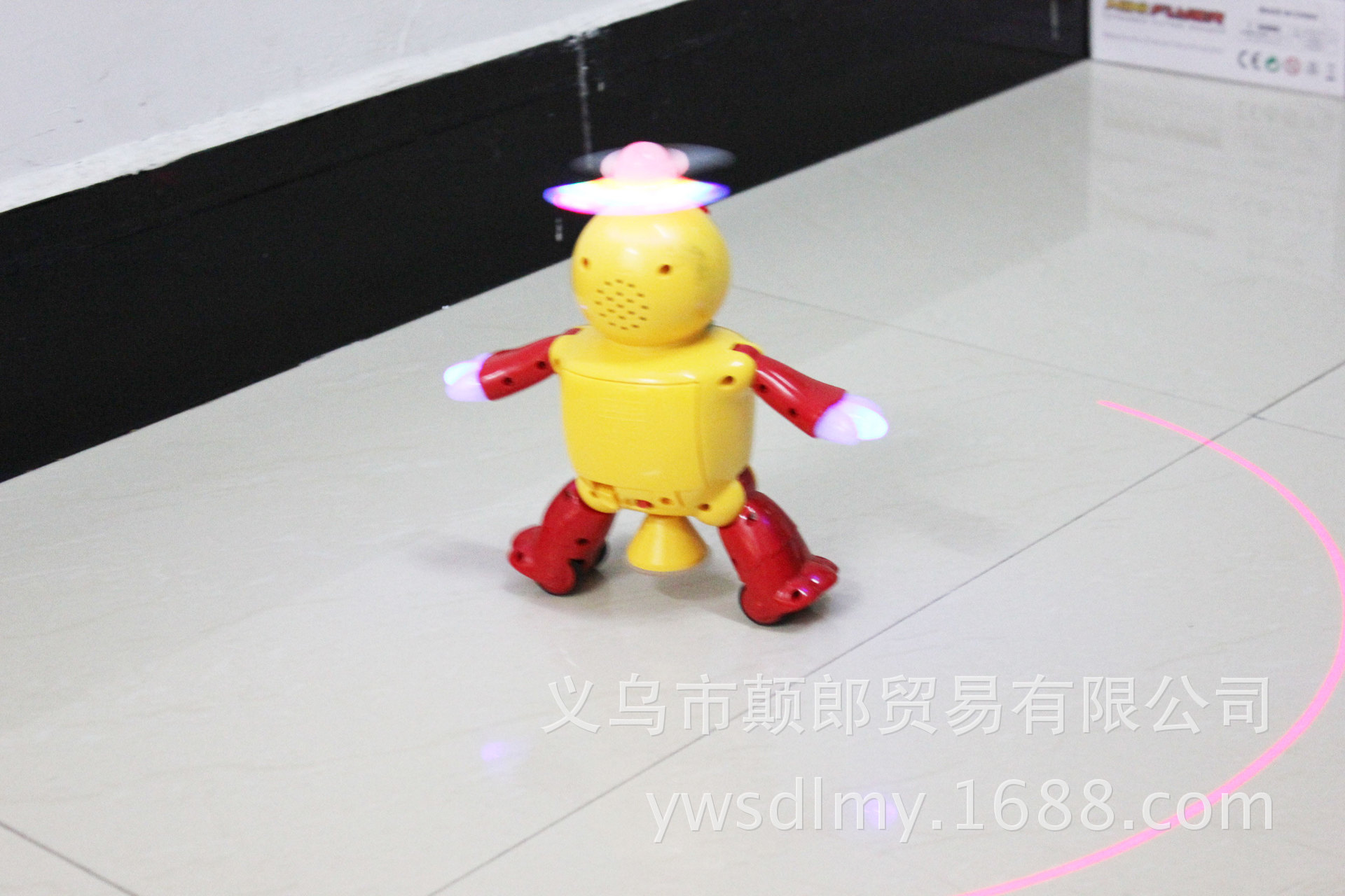 机器人模型-批发会跳舞 光头强机器人 舞蹈 熊