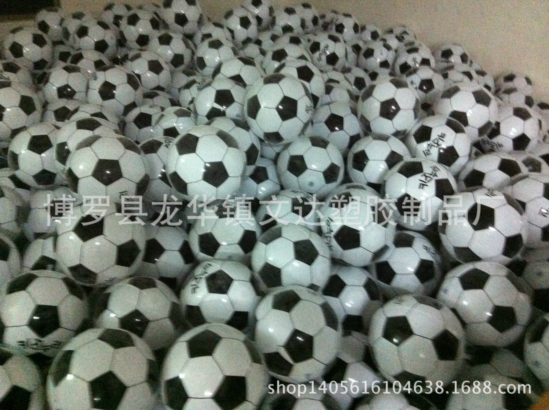 黑色印刷充气足球,PVC世界杯足球气模,巴西专