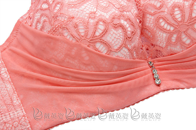 新款 品牌<em>文胸</em> <em>随意</em>1401 抹胸 性感妩媚 蕾丝花