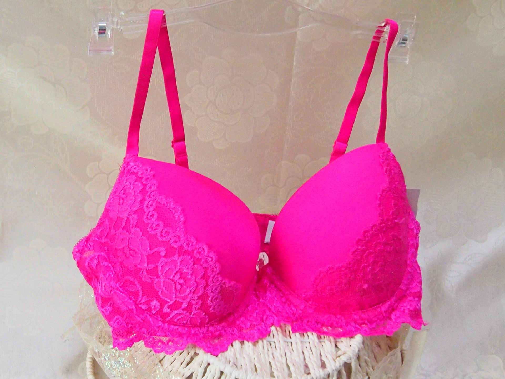 <em>外贸文胸批发</em> 舒适面料蕾丝比文胸 大码文胸 图