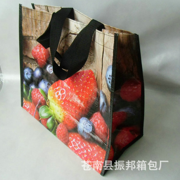 那抹红印在大地上刻在人心里