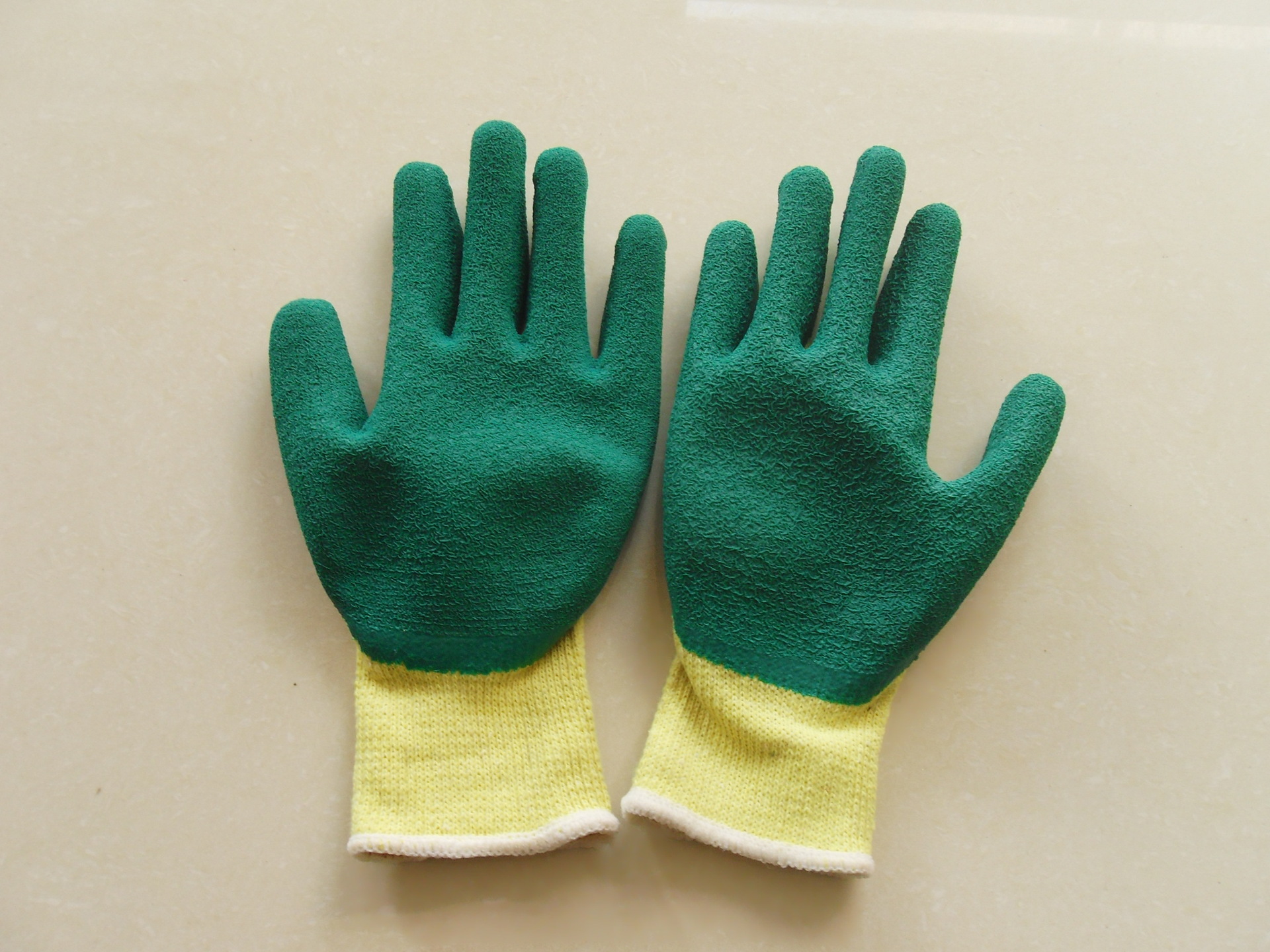 【各类浸胶手套,劳动防护用品。厂家保证质量