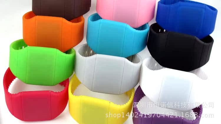 批发采购表-深圳厂家批发时尚簿连体led触屏手