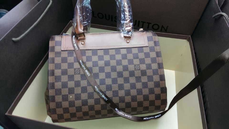 新款名牌<em>女包</em> 时尚女包 <em>真皮女包</em> <em>品牌</em>包包一件