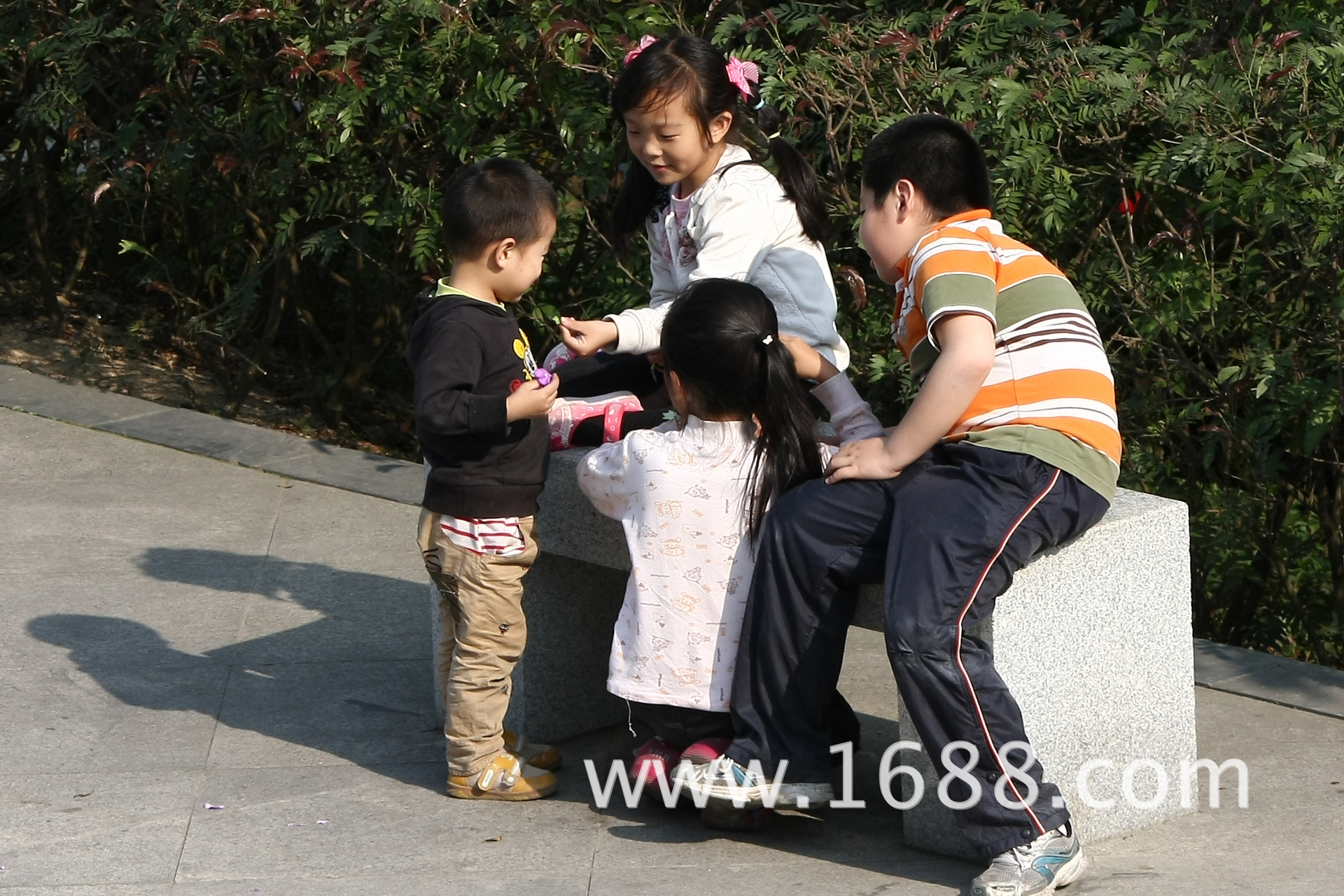 好久没发帖了,发一下昨天下午爬山拍的图片