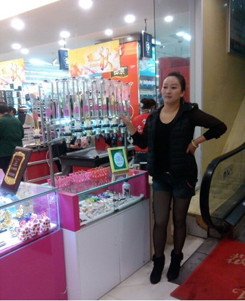 37岁村妇创业失败无颜回乡 负债10万做老本行