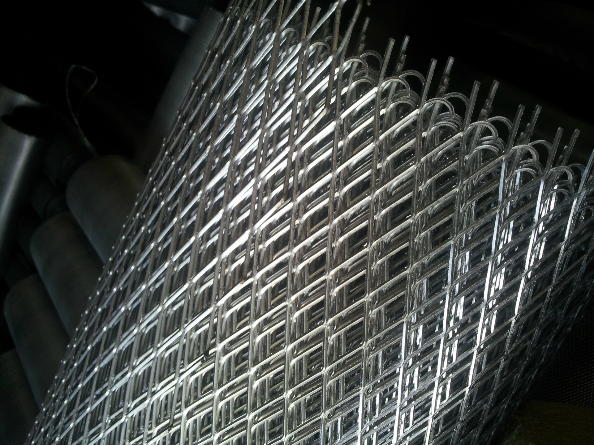 不锈钢网-厂家供应不锈钢钢板网 304不锈钢钢