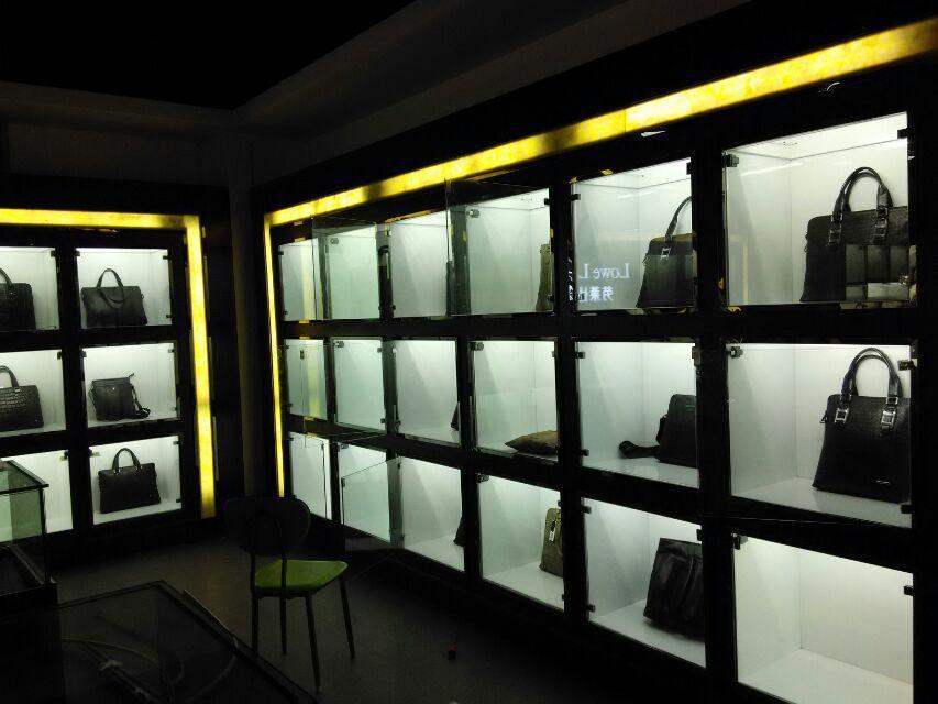 专卖店皮具展柜 包包展柜 皮带展柜 手提包展柜 专业展示柜制作