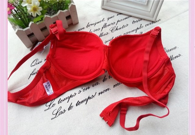 【热卖34-38一杯棉<em>尼龙胸罩</em>调整 - 带推高提花