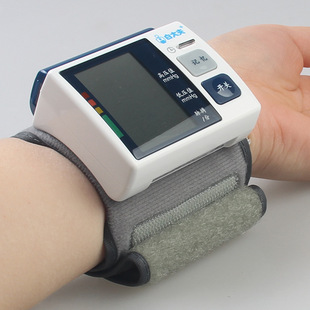厂家批发电子血压计 语音播报手腕式 智能电子血压计