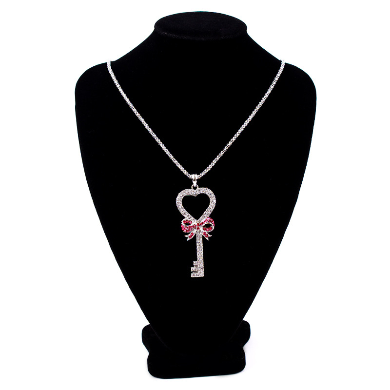 新款心型钥匙<em>毛衣链</em>时尚 <em>韩国 复古</em>高档<em>毛衣链</em>