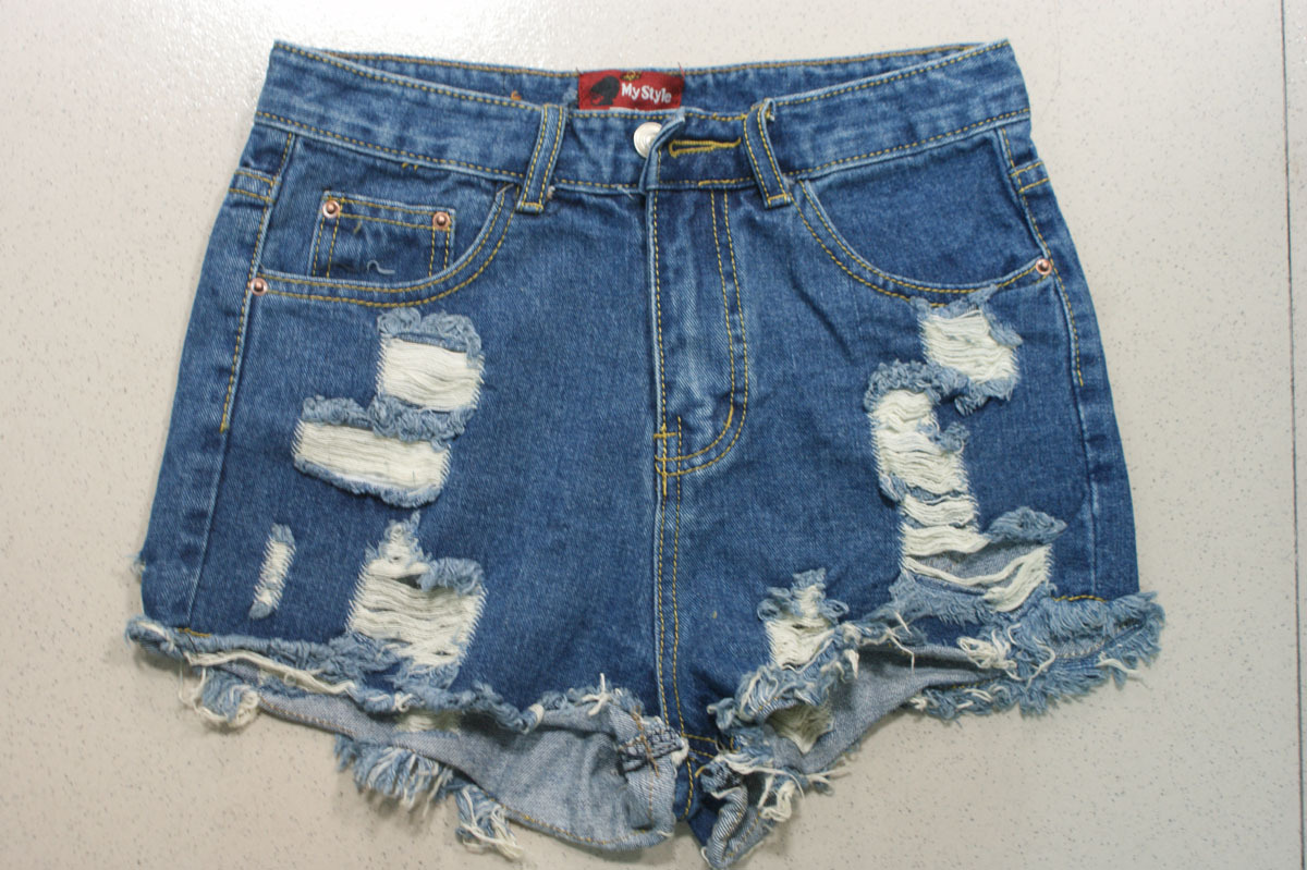 2014春季新款<em>高腰</em>杂款<em>破洞牛仔短裤</em> 时尚韩版