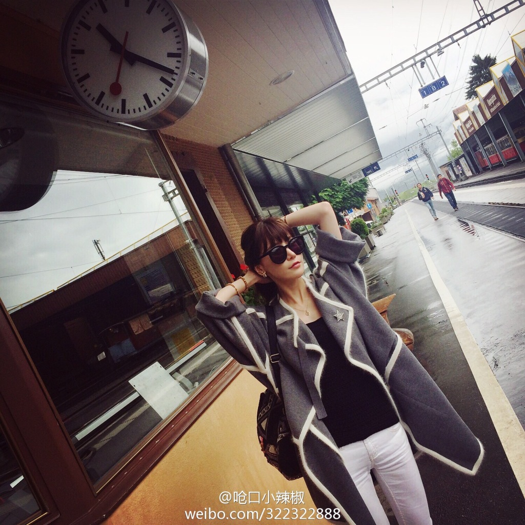 采购女式外套-大量现货 7月23日小辣椒<em>灰色</em>驼