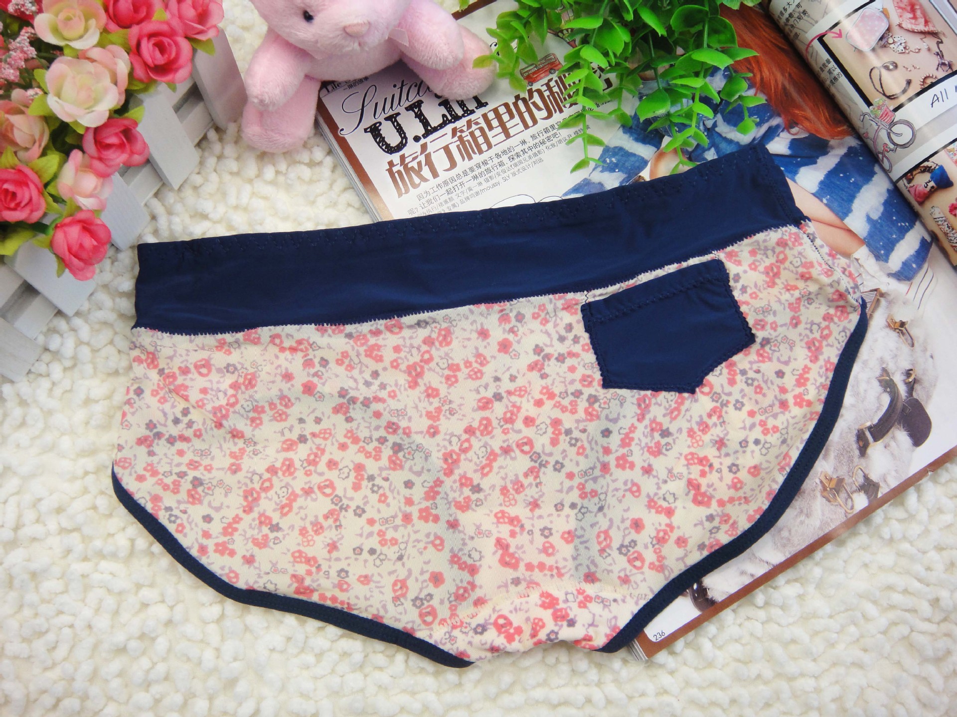 女士内裤-淘宝爆款外贸丝滑无痕牛奶丝<em>少女</em>内