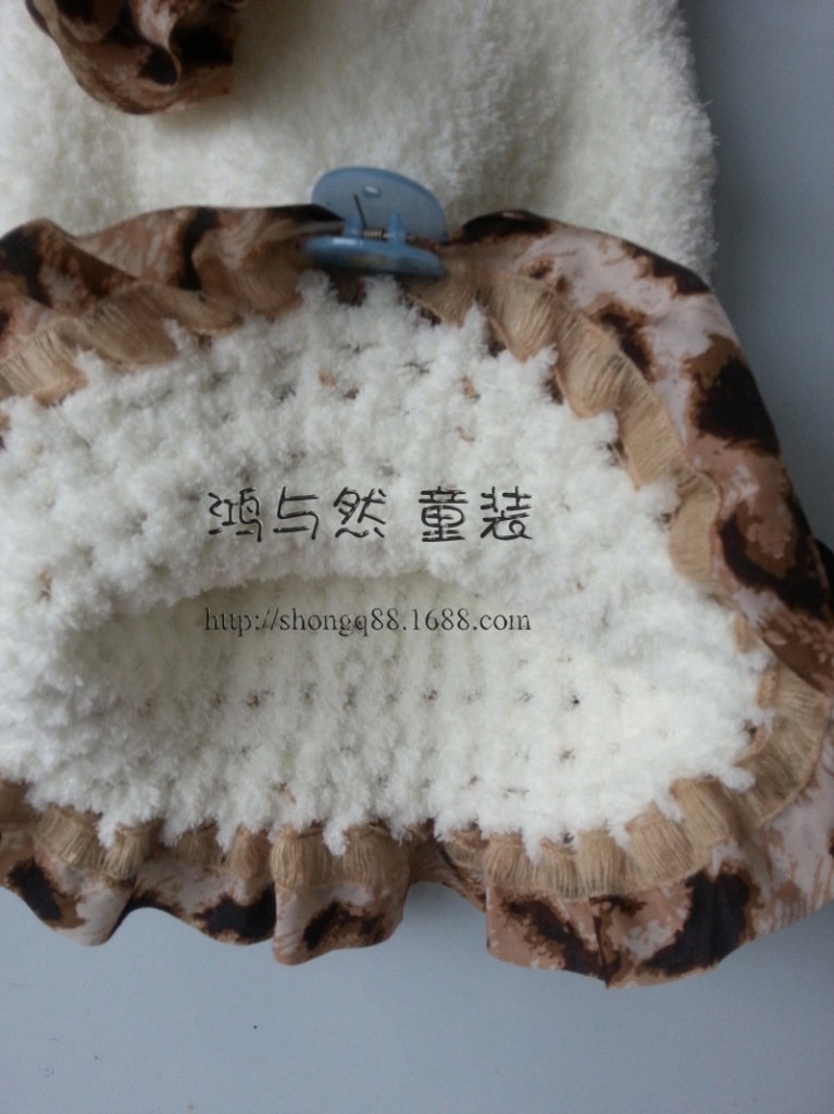 【<em>珊瑚绒毛线编织</em>童装背心连衣裙 轨道线连体