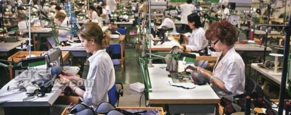 <em>文胸</em>的<em>制作流程</em> - 阿里巴巴商友圈