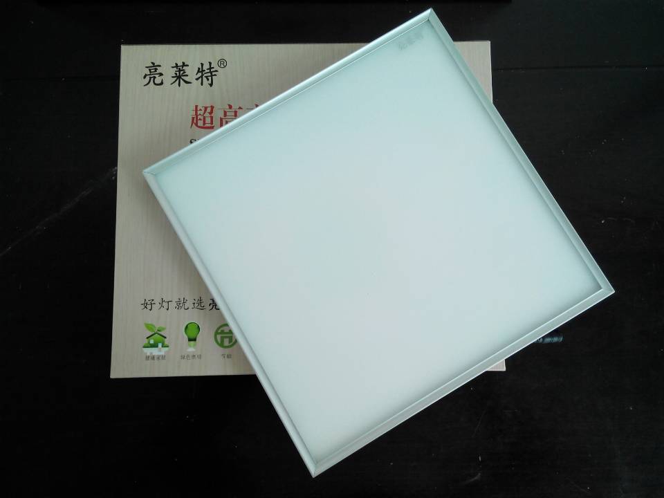 8563A9515526FF98276C23B01F5C93