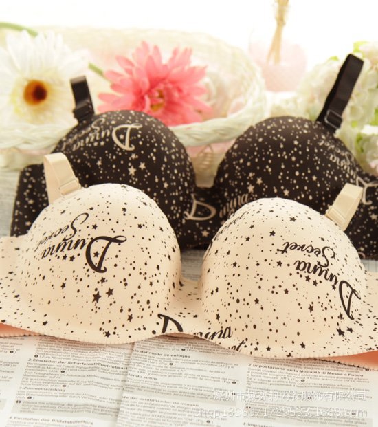 一片式无缝<em>文胸</em> 少女<em>半杯胸罩</em> 无痕1/2<em>杯文胸</em>套