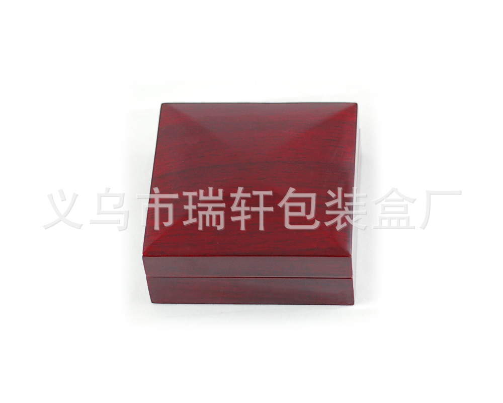 100×100×45mm红木纹亮光尖顶吊坠盒1