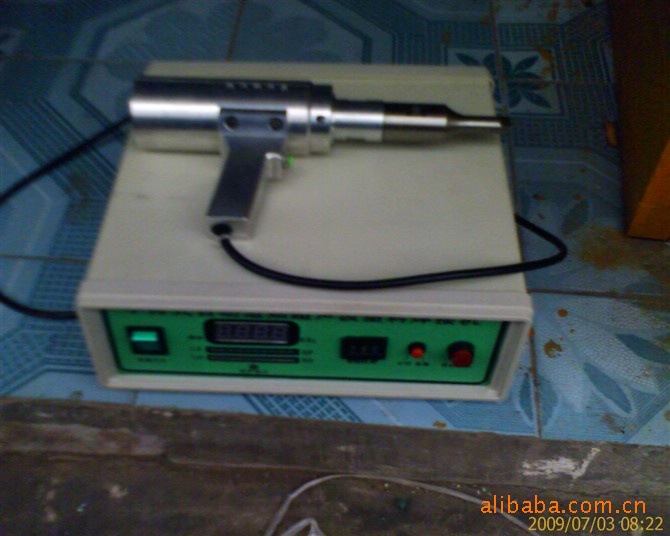 凌顶世纪获得半自动微点焊机引线臂结构专利精准定位与高效焊接提高出产功率