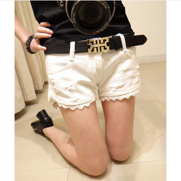 新款韩版女装时尚蕾丝花边拼接白色<em>牛仔短裤</em>女